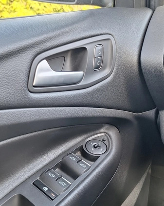 Ford Kuga cena 78000 przebieg: 99750, rok produkcji 2017 z Katowice małe 497